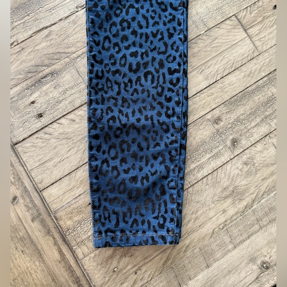 Free People Velvet Flocked Leopard Skinny Jeans, size 28. - Picture 7 of 10